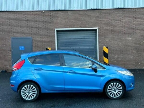 FORD FIESTA - Image 2